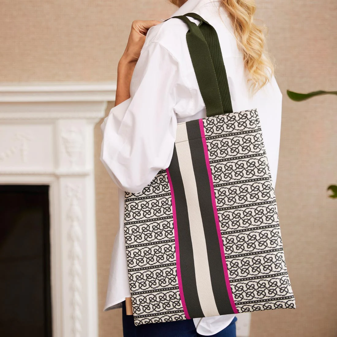 Celtic Knot Jacquard Tote Bag - Image 3