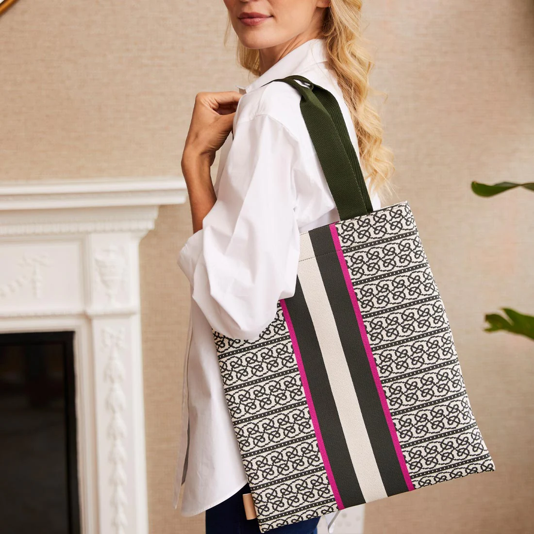Celtic Knot Jacquard Tote Bag - Image 4
