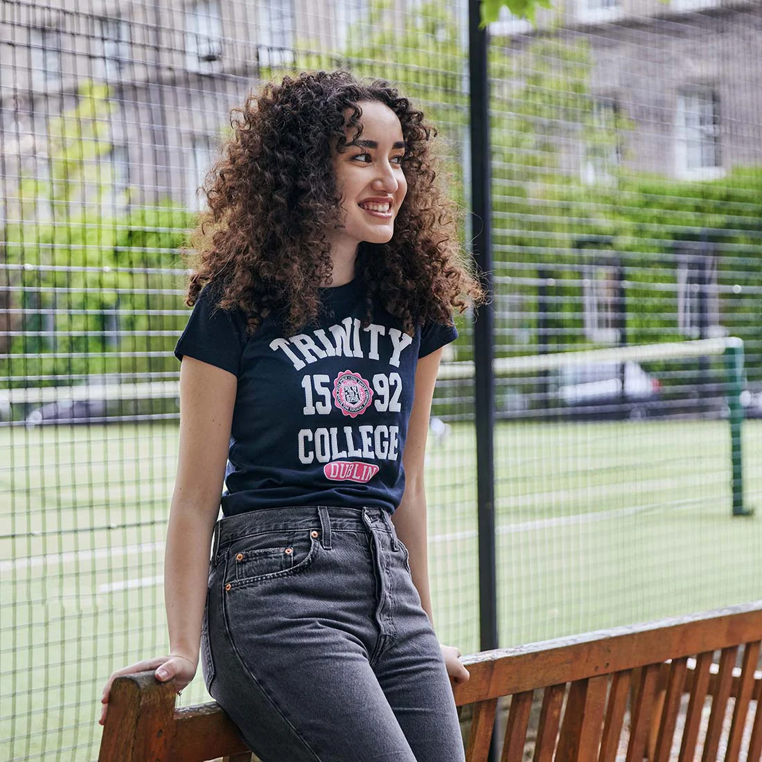 Trinity College Dublin 1592 Ladies T-Shirt Navy & Pink - Image 4