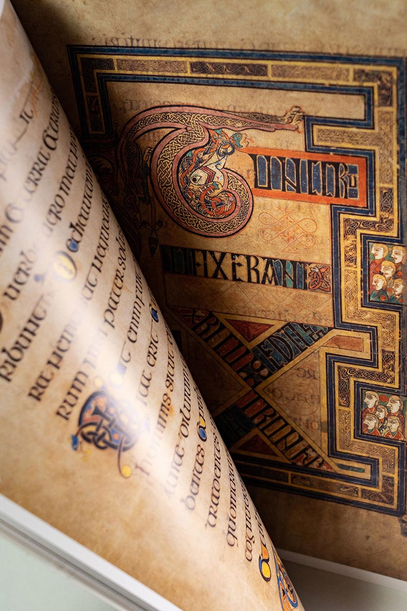 The Book of Kells Official Guide - Image 4