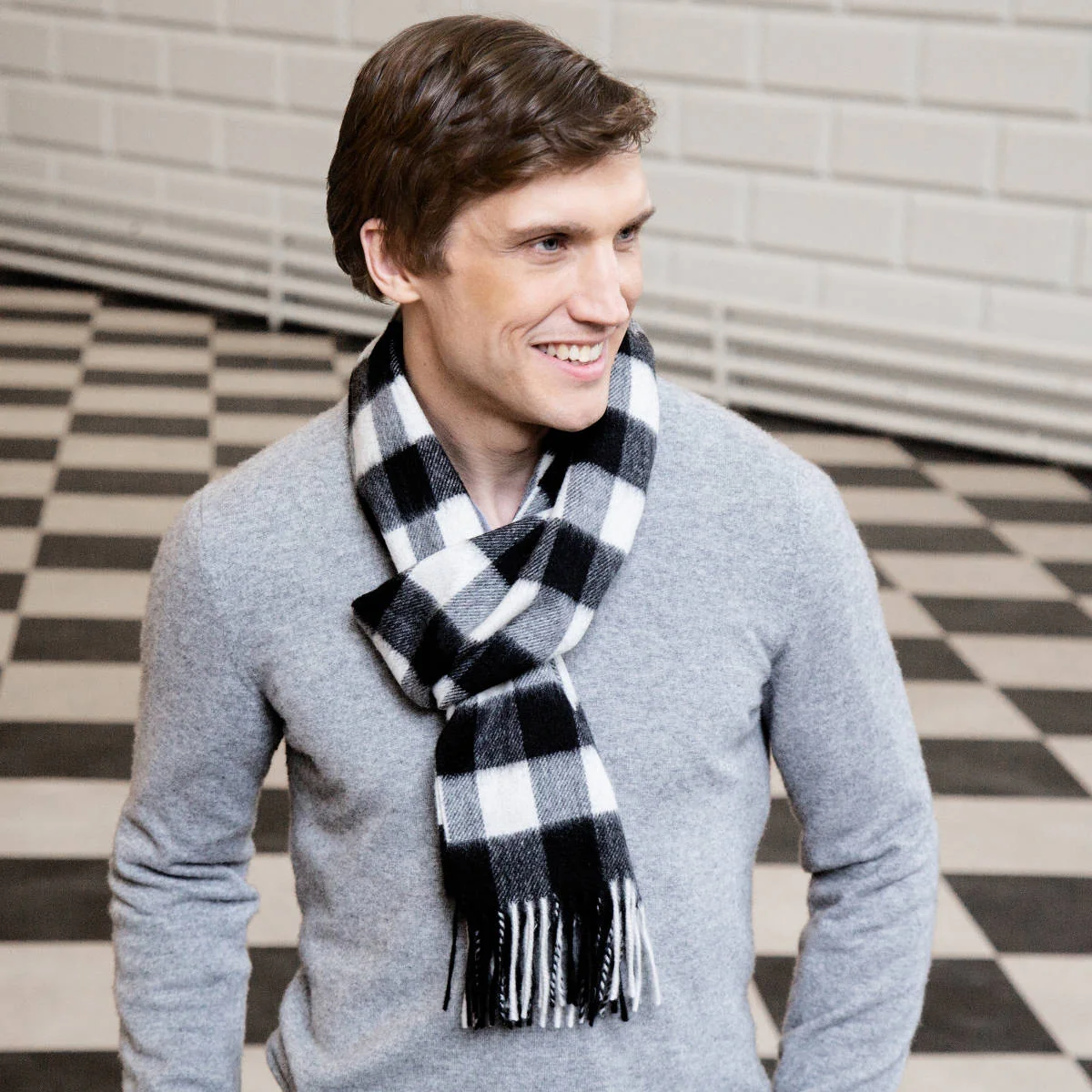 Trinity College Dublin Oscar Wilde Avoca Scarf Black Grey & White - Image 8