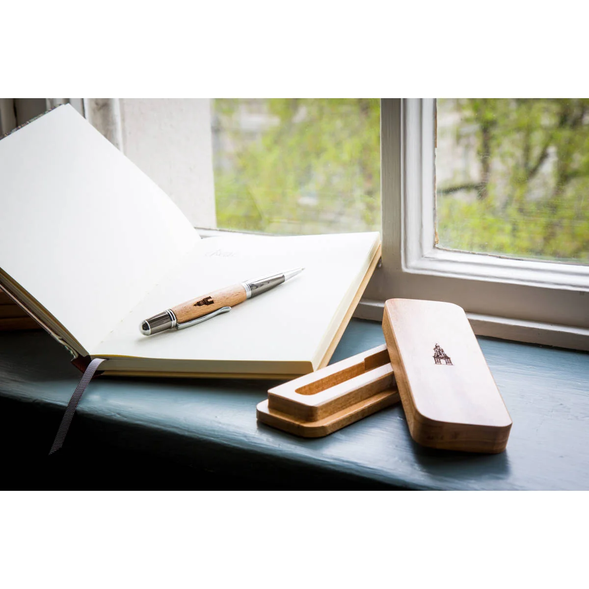 Trinity College Dublin Executive Pen & Presentation Box - Image 3